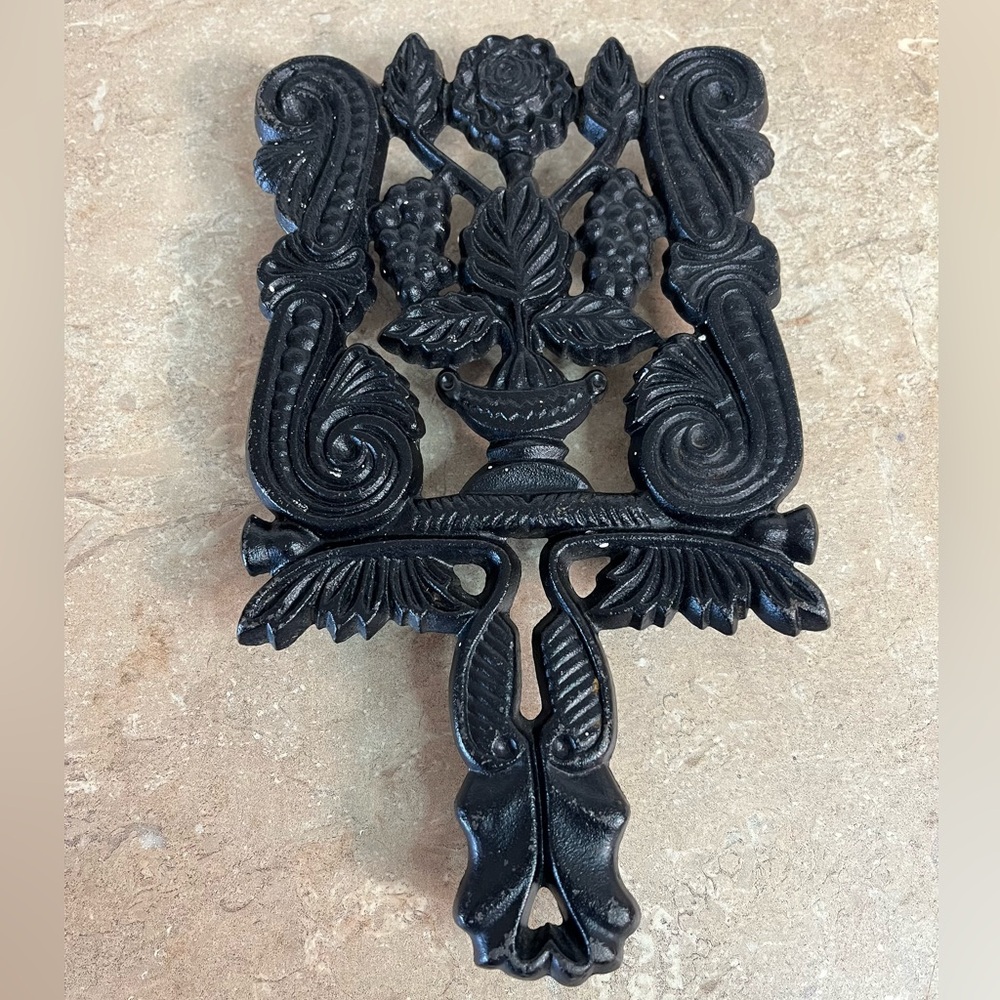 Cast iron trivet